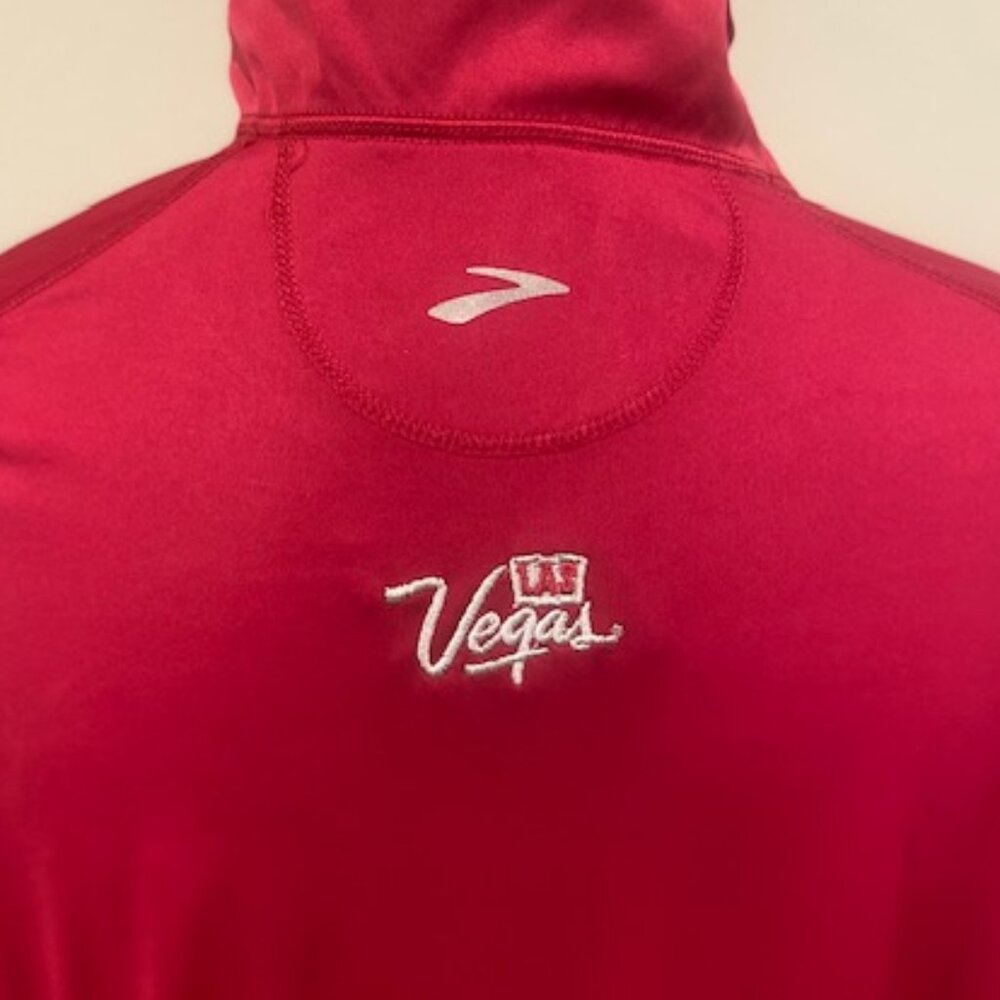 BROOKS Equilibrium Technology Half-Zip Long Sleeve Pullover